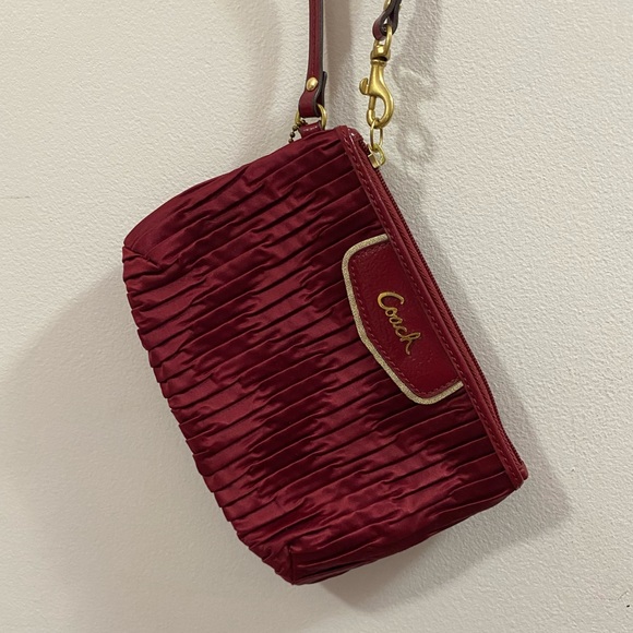 Coach wristlet - Picture 2 of 3